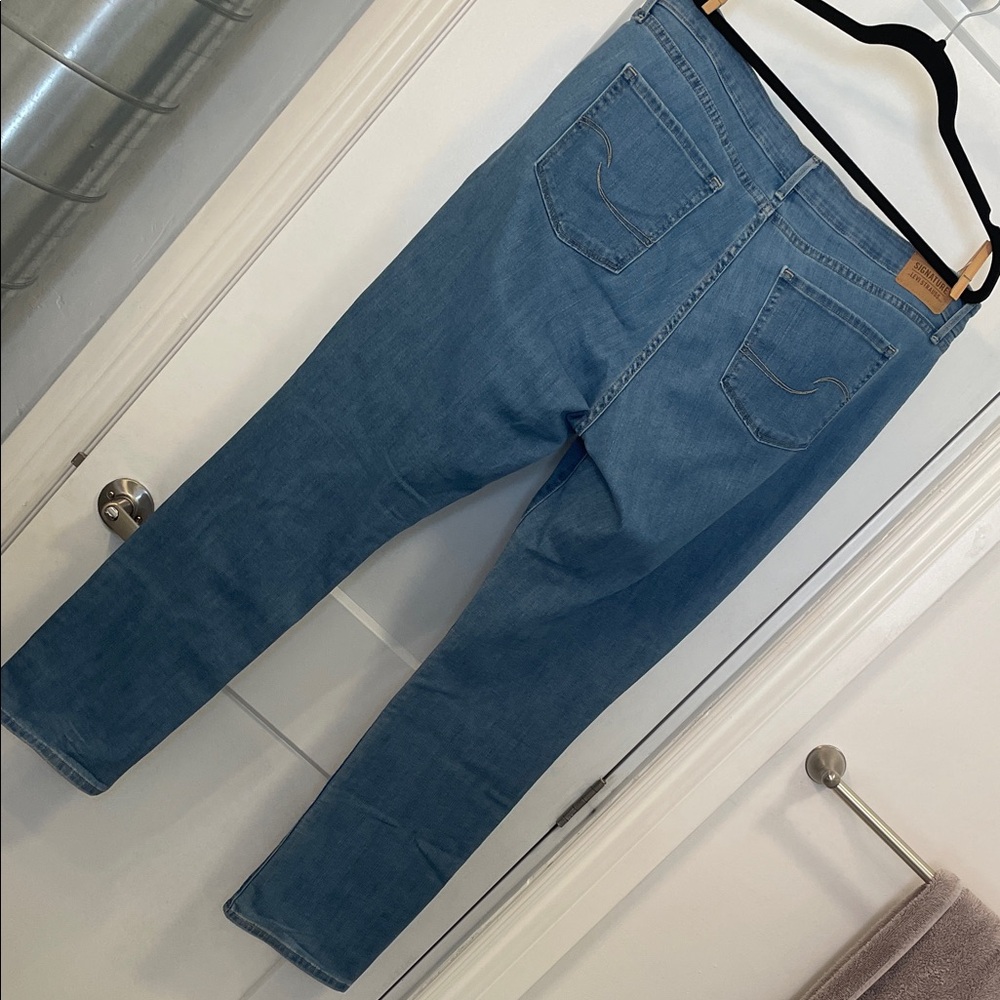 Levi's Signature Women's Light Blue Straight Leg Jeans